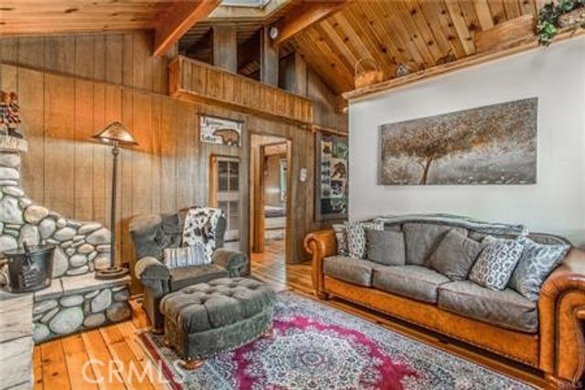 42962 Dogwood Drive, Big Bear Lake, CA 92315