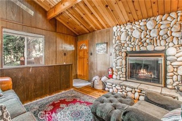 42962 Dogwood Drive, Big Bear Lake, CA 92315