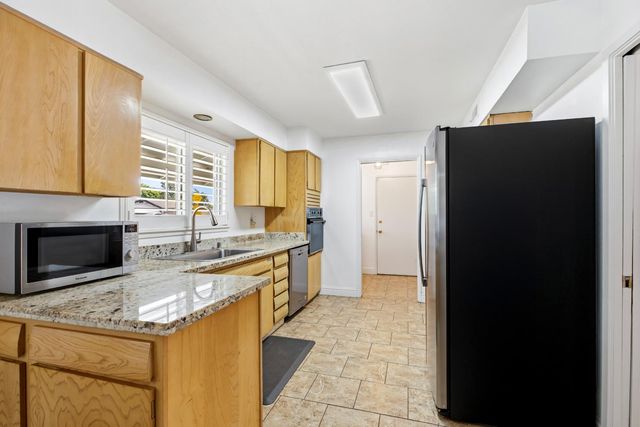 14 W Canterbury Dr, Stockton, CA 95207