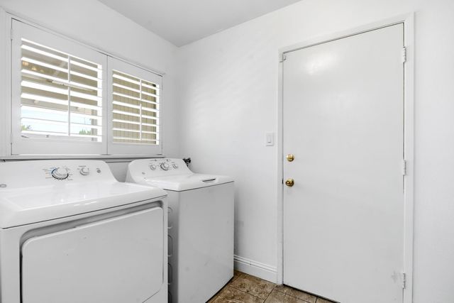 14 W Canterbury Dr, Stockton, CA 95207