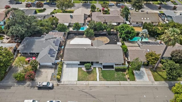 14 W Canterbury Dr, Stockton, CA 95207