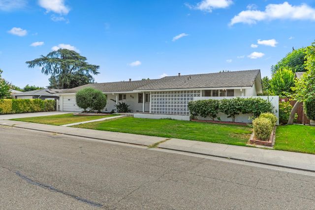 14 W Canterbury Dr, Stockton, CA 95207