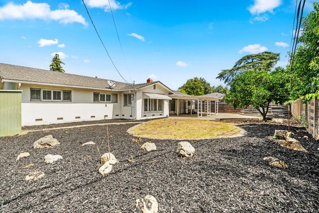 14 W Canterbury Dr, Stockton, CA 95207