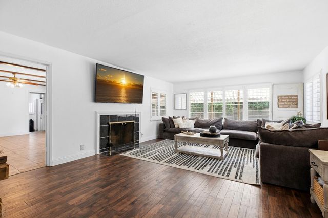 14 W Canterbury Dr, Stockton, CA 95207