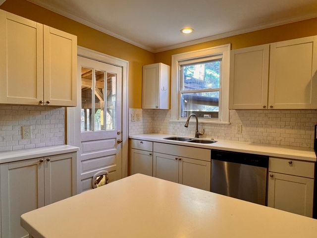 2652 Hull Street, North Charleston, SC 29405