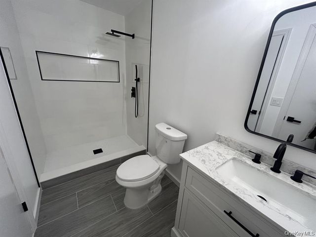 5 Norfolk Court, Coram, NY 11727