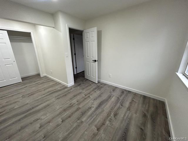 5 Norfolk Court, Coram, NY 11727