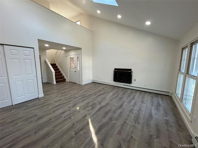 5 Norfolk Court, Coram, NY 11727