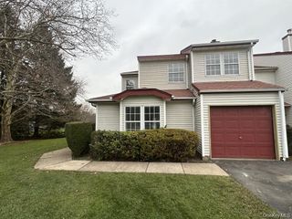 5 Norfolk Court, Coram, NY 11727