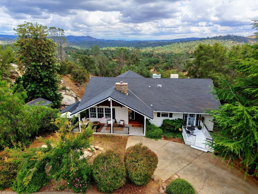 Image 1 of property listing at 28977 Long Hollow Court N, Coarsegold, CA 93614