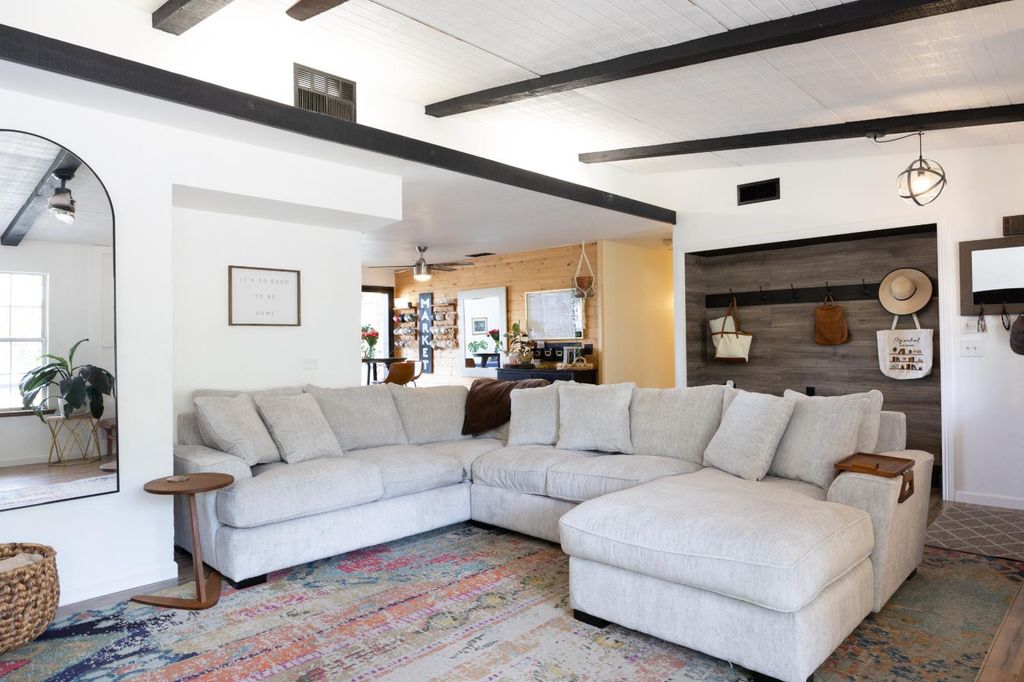Image 11 of property listing at 28977 Long Hollow Court N, Coarsegold, CA 93614