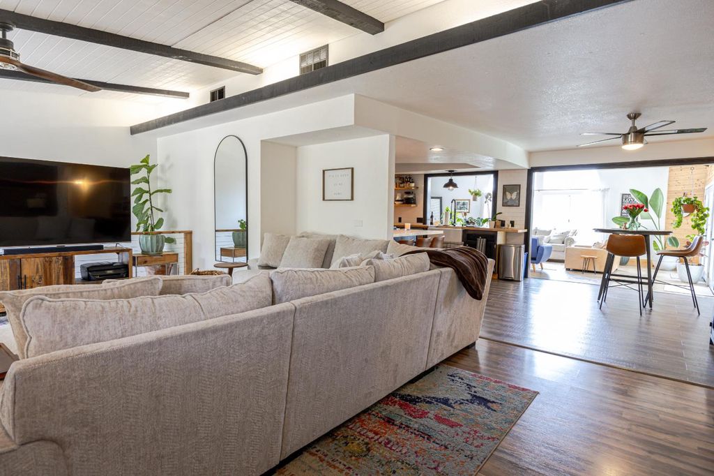 Image 13 of property listing at 28977 Long Hollow Court N, Coarsegold, CA 93614