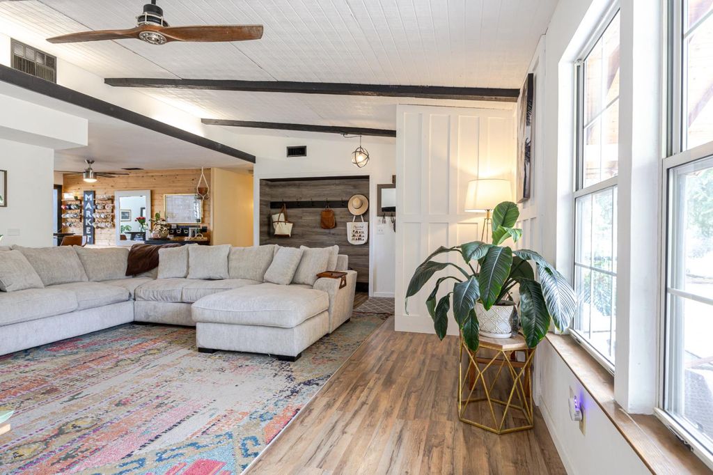 Image 15 of property listing at 28977 Long Hollow Court N, Coarsegold, CA 93614