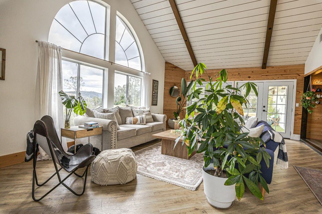 Image 27 of property listing at 28977 Long Hollow Court N, Coarsegold, CA 93614