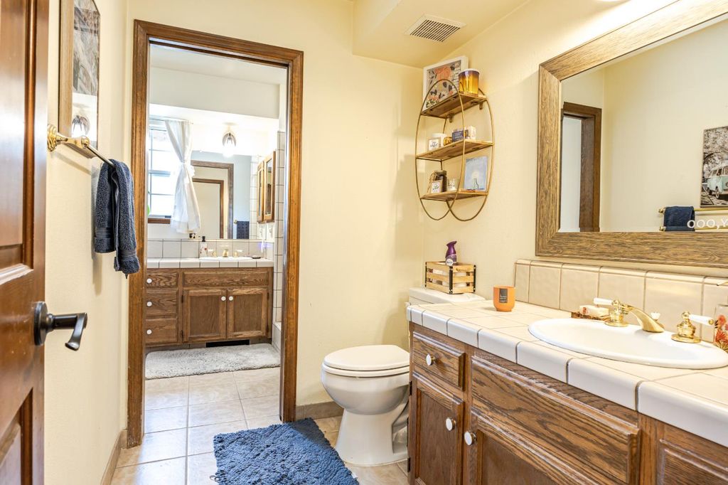 Image 32 of property listing at 28977 Long Hollow Court N, Coarsegold, CA 93614