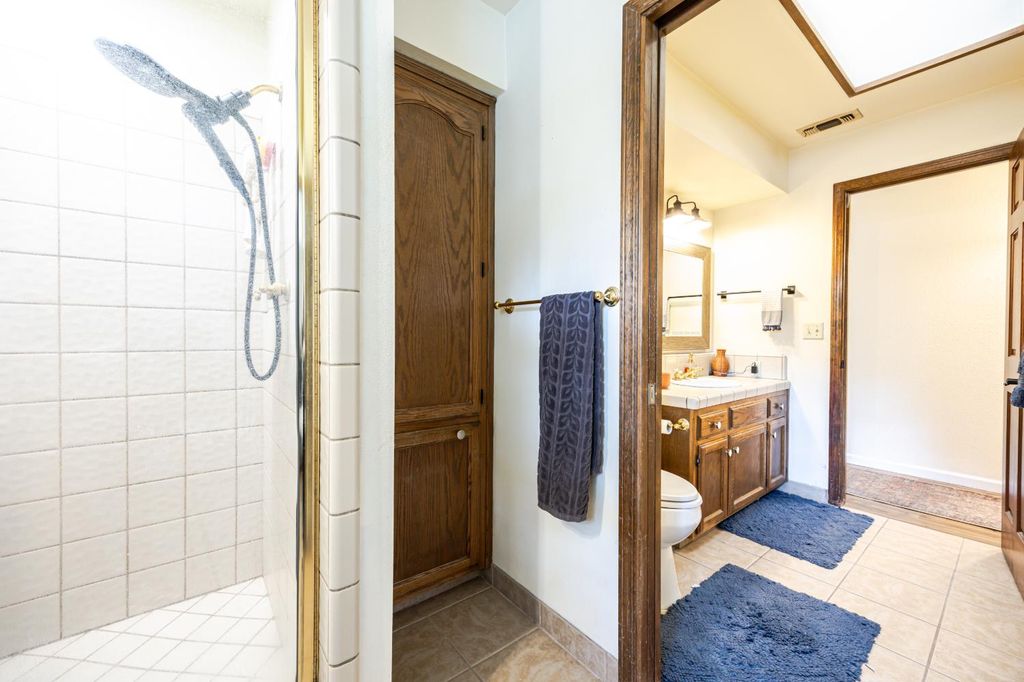 Image 33 of property listing at 28977 Long Hollow Court N, Coarsegold, CA 93614
