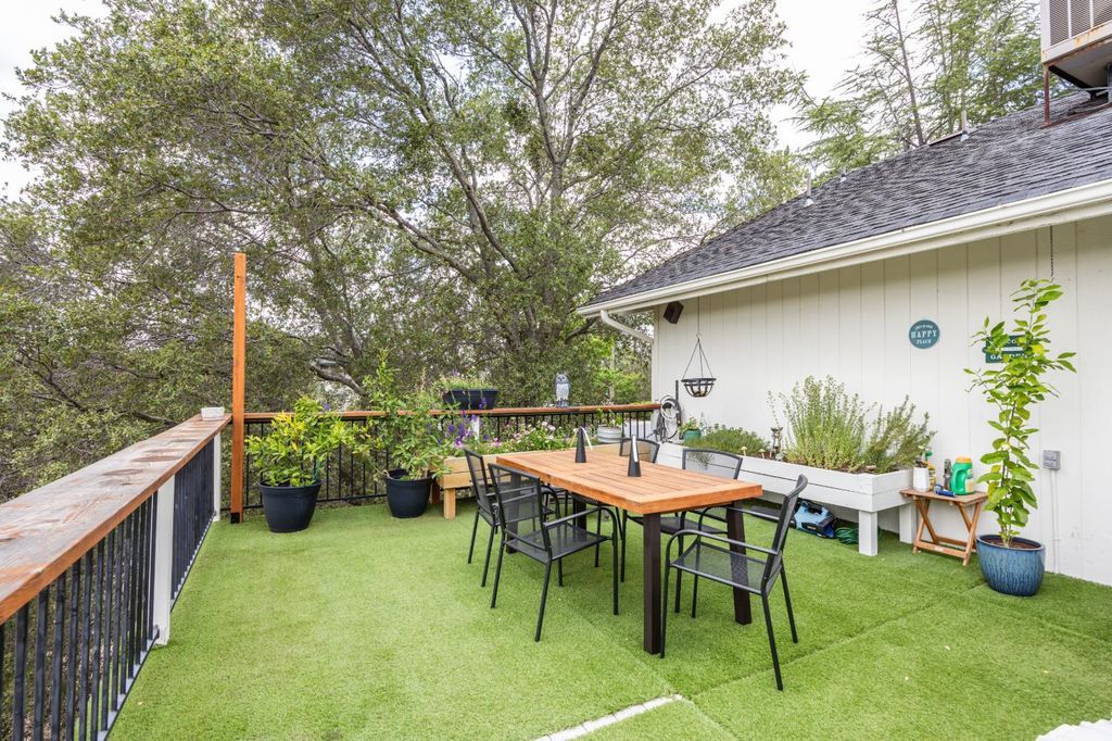 Image 54 of property listing at 28977 Long Hollow Court N, Coarsegold, CA 93614