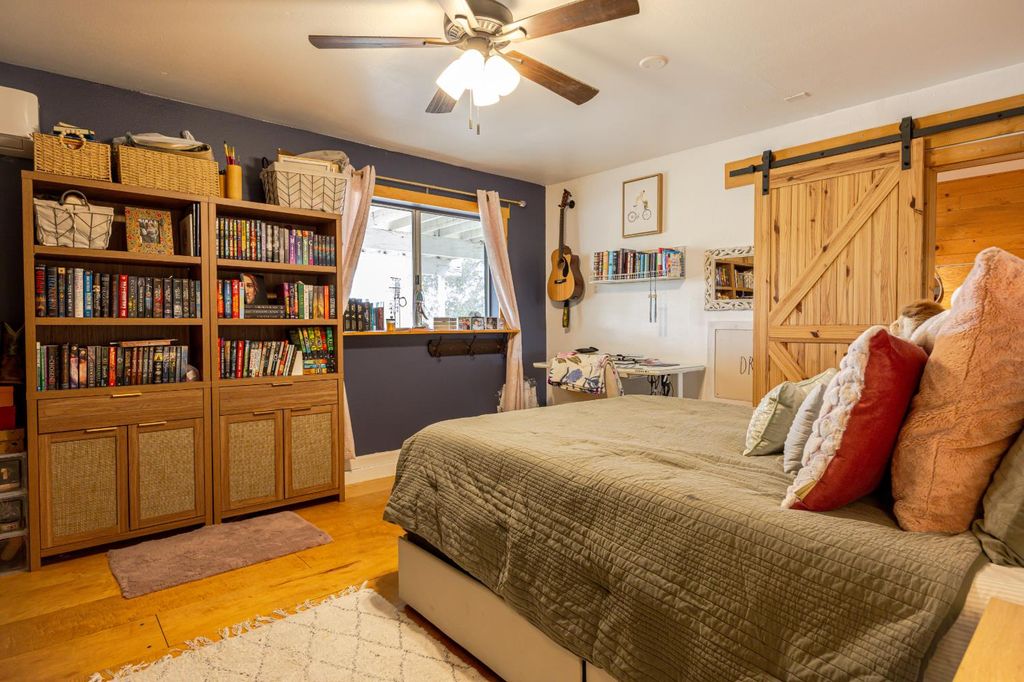 Image 64 of property listing at 28977 Long Hollow Court N, Coarsegold, CA 93614
