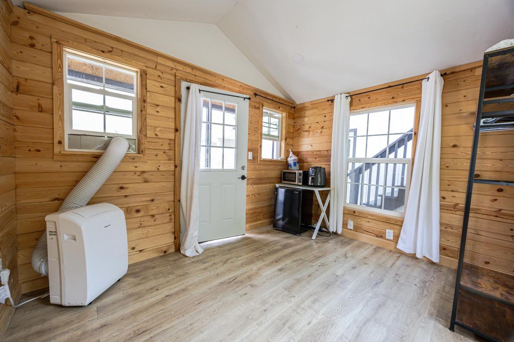 Image 74 of property listing at 28977 Long Hollow Court N, Coarsegold, CA 93614