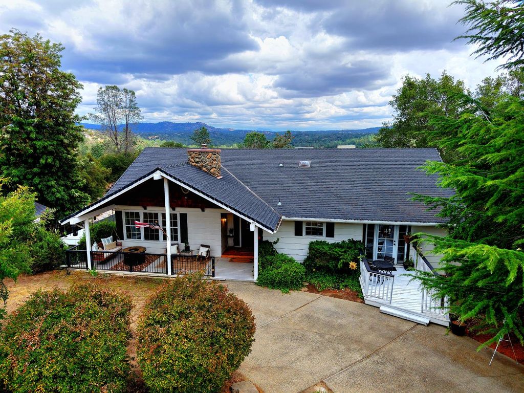 Image 88 of property listing at 28977 Long Hollow Court N, Coarsegold, CA 93614