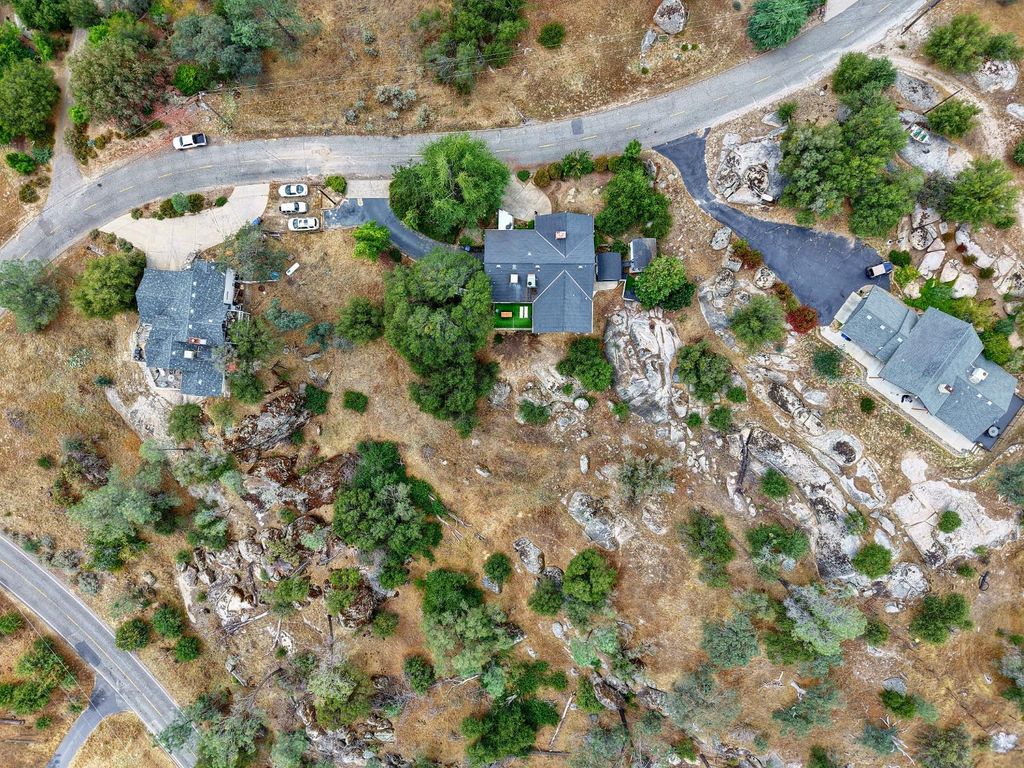 Image 92 of property listing at 28977 Long Hollow Court N, Coarsegold, CA 93614