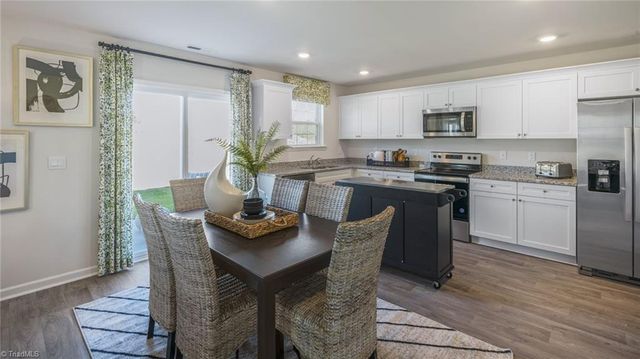 628 Beechwood Circle, Thomasville, NC 27360