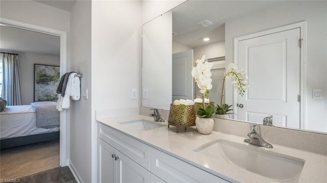 628 Beechwood Circle, Thomasville, NC 27360