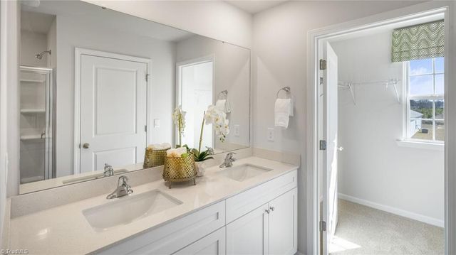 628 Beechwood Circle, Thomasville, NC 27360