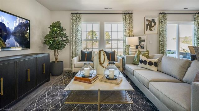 628 Beechwood Circle, Thomasville, NC 27360