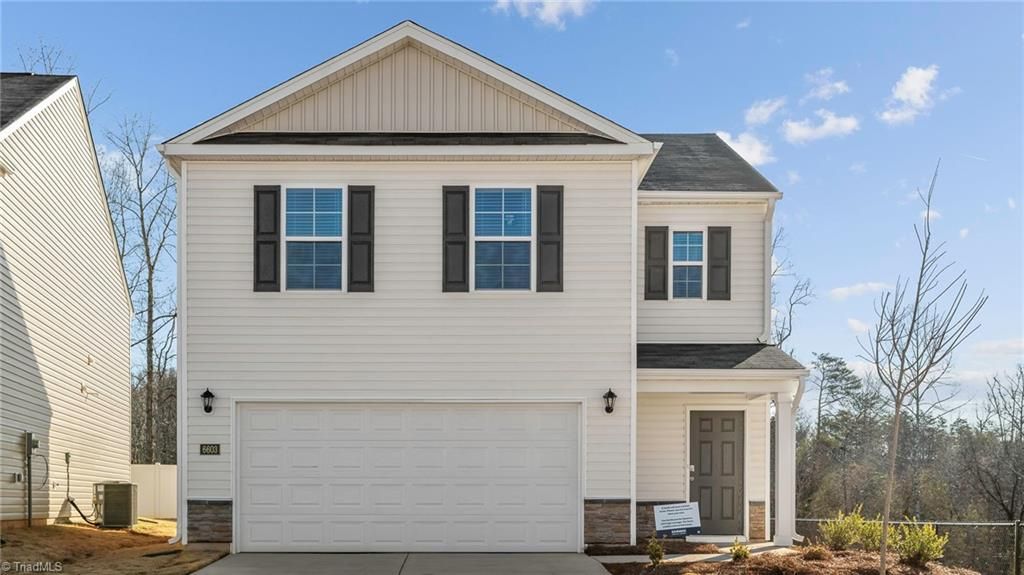 628 Beechwood Circle, Thomasville, NC 27360