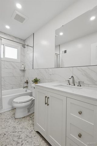 411 Tanglewood Drive, St Louis, MO 63124