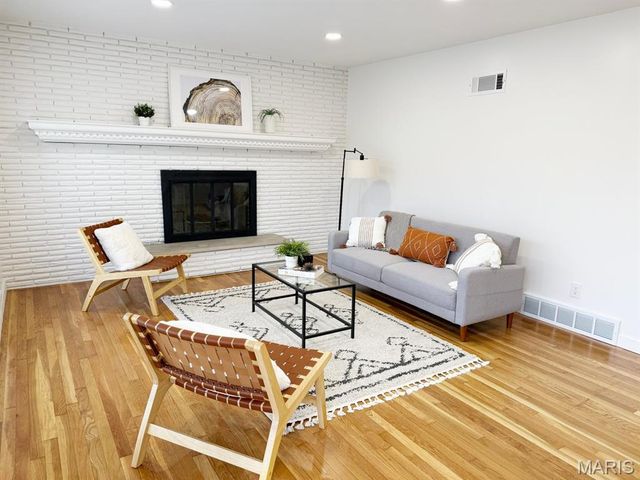 411 Tanglewood Drive, St Louis, MO 63124