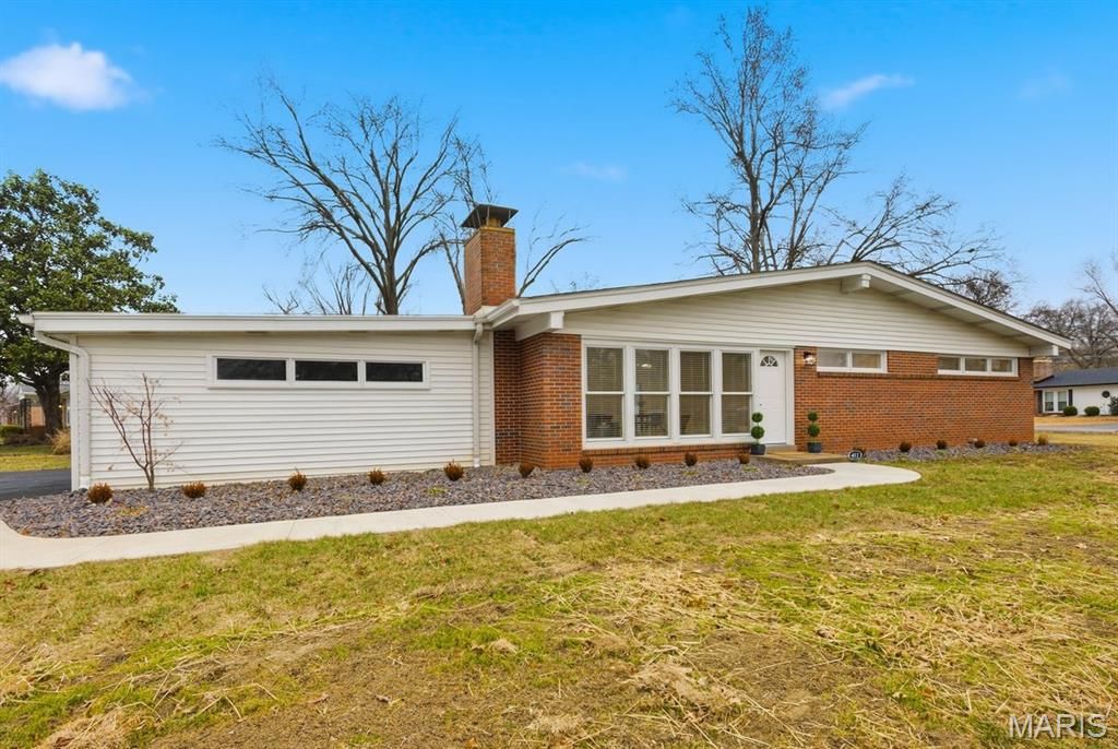 411 Tanglewood Drive, St Louis, MO 63124