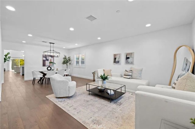 827 N Lamer, Burbank, CA 91506