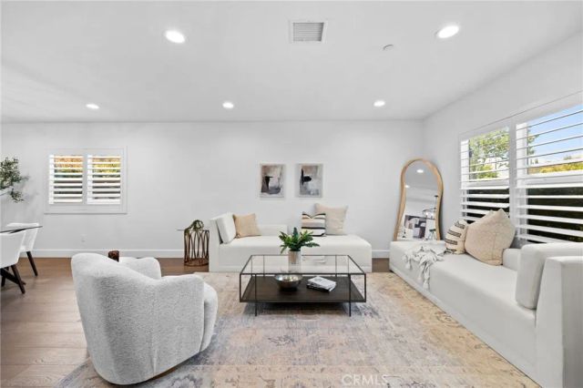 827 N Lamer, Burbank, CA 91506