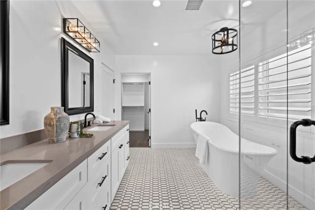 827 N Lamer, Burbank, CA 91506