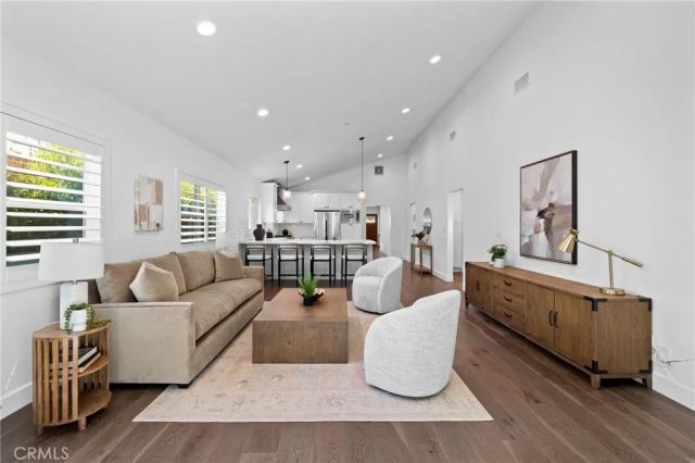 827 N Lamer, Burbank, CA 91506