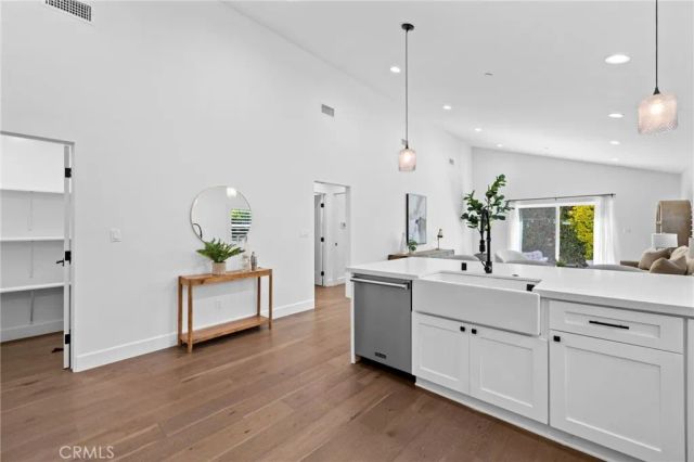 827 N Lamer, Burbank, CA 91506
