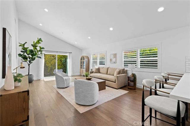 827 N Lamer, Burbank, CA 91506