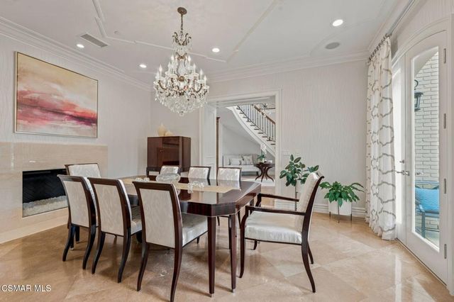 152 Hampstead Court, Westlake Village, CA 91361