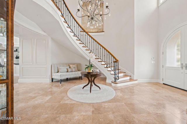 152 Hampstead Court, Westlake Village, CA 91361