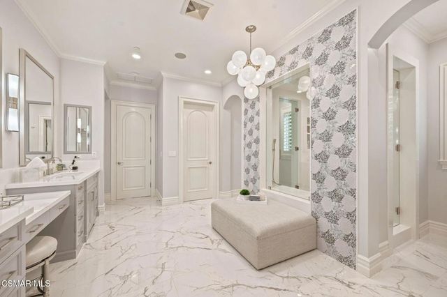 152 Hampstead Court, Westlake Village, CA 91361