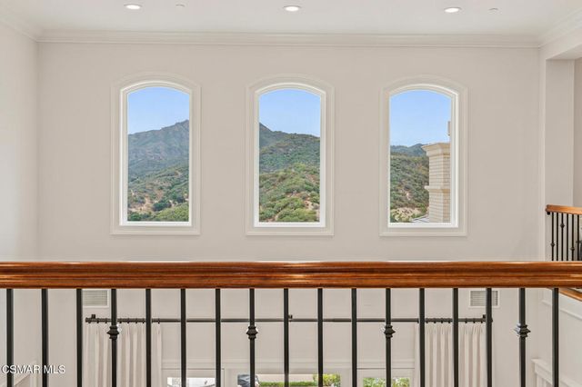 152 Hampstead Court, Westlake Village, CA 91361