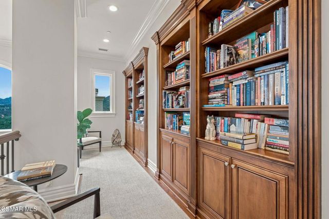 152 Hampstead Court, Westlake Village, CA 91361
