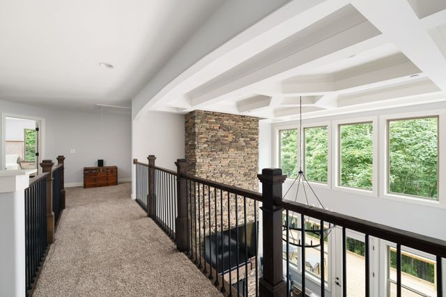 7567 Hallows Dr, Nashville, TN 37221
