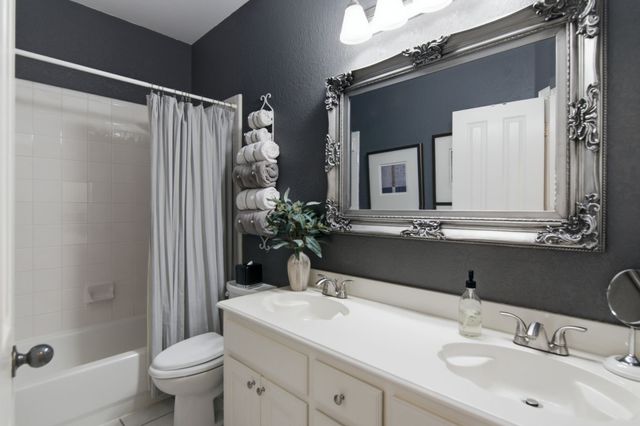 2702 Pinehurst Drive, Grapevine, TX 76051
