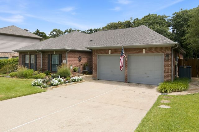 2702 Pinehurst Drive, Grapevine, TX 76051
