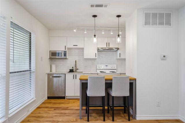 3115 Helms ST 101, Austin, TX 78705