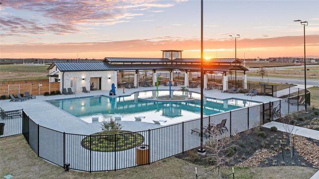 172 Gullivers DR, Elgin, TX 78621