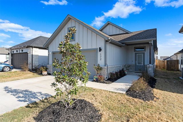 172 Gullivers DR, Elgin, TX 78621